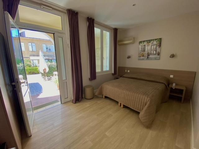 Hotel Beau Rivage Le Lavandou Exterior photo
